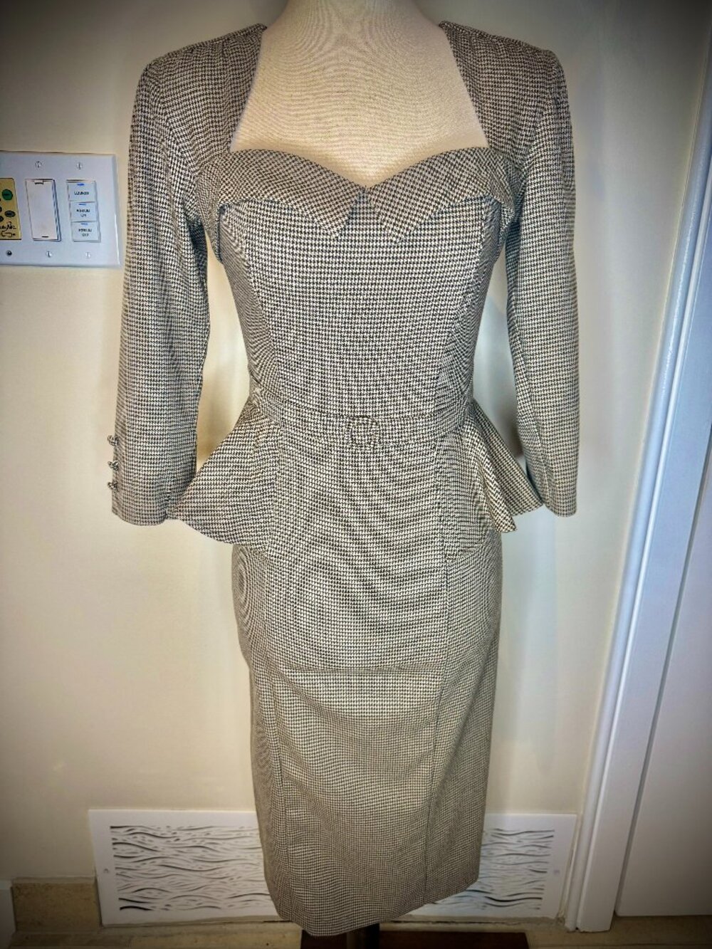 Stop Staring Tan & Brown Houndstooth Midi Pinup Wiggle Retro Dress w/ Peplum XS - Picture 2 of 12